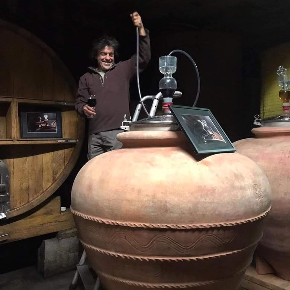 Jarre-_Full_of_Life_Wine_-_image_2