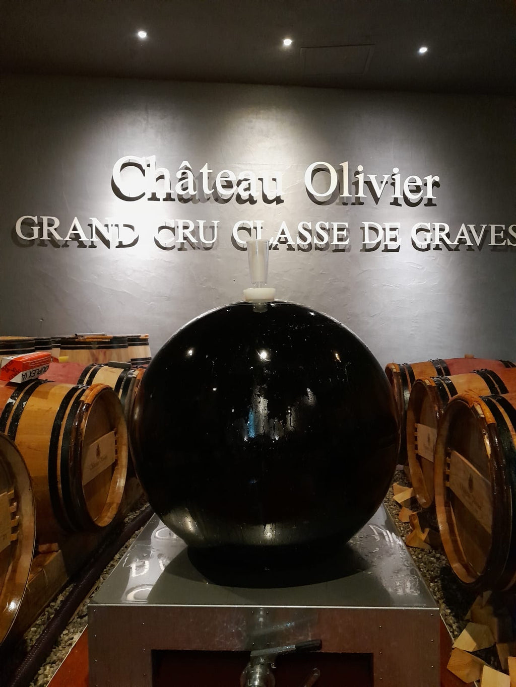 Wineglobe400L-_Full_of_Life_Wine_-_image_2
